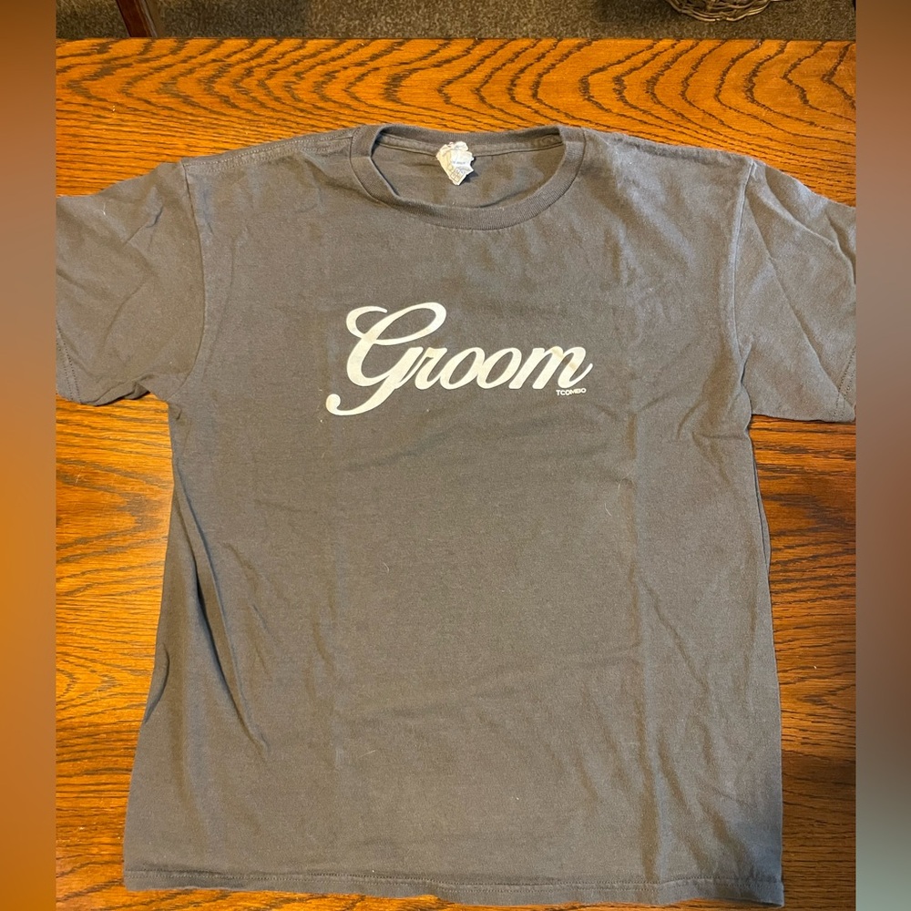 Men’s Groom short sleeved grey tee. Size small. Worn & washed once.